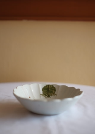 タイ クラシック花型陶磁器-緑花-(中古)